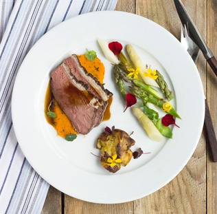 Langtidsstegt kalveculotte med hokkaido creme