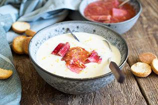 Koldskål med rabarber